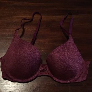 Victoria’s Secret T-shirt perfect shape bra